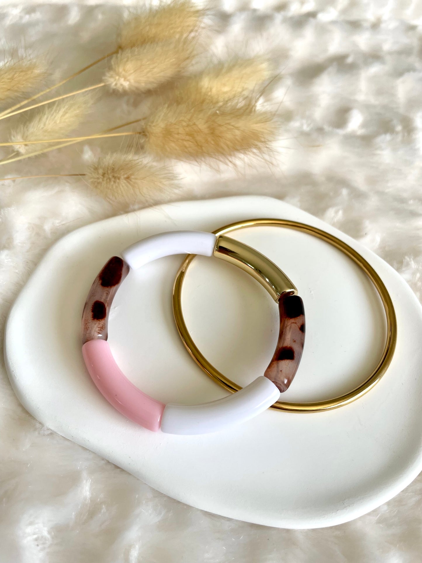 Bracelet perles tubes « rose et léopard »