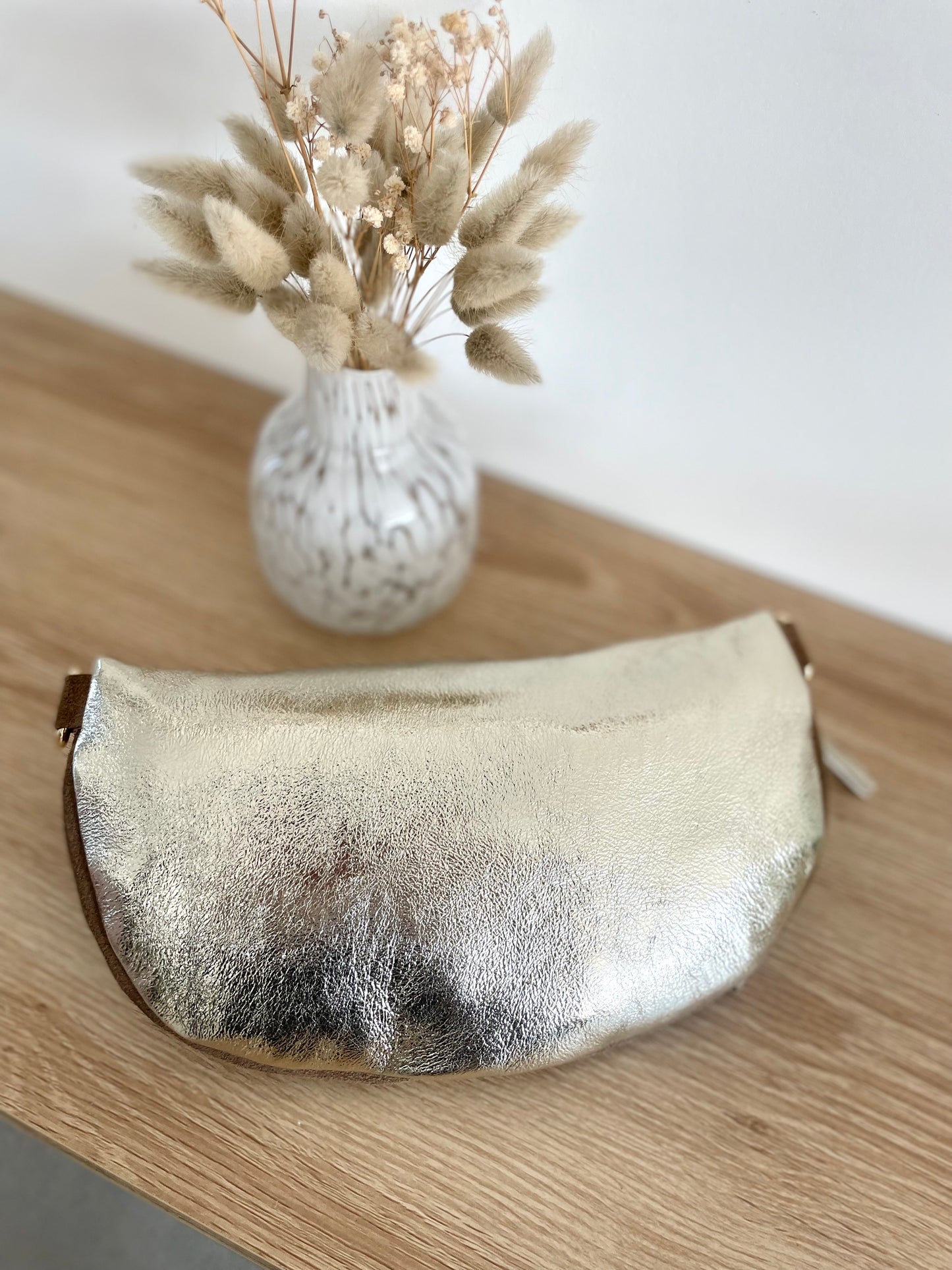 Sac banane taupe doré